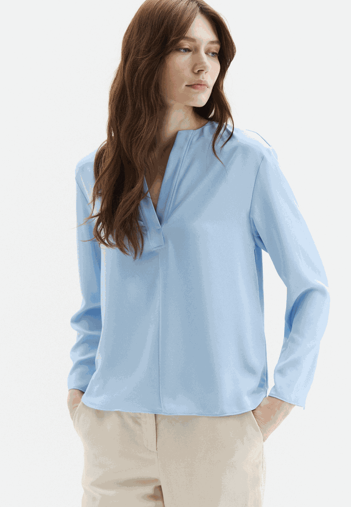 Голубые джинсы